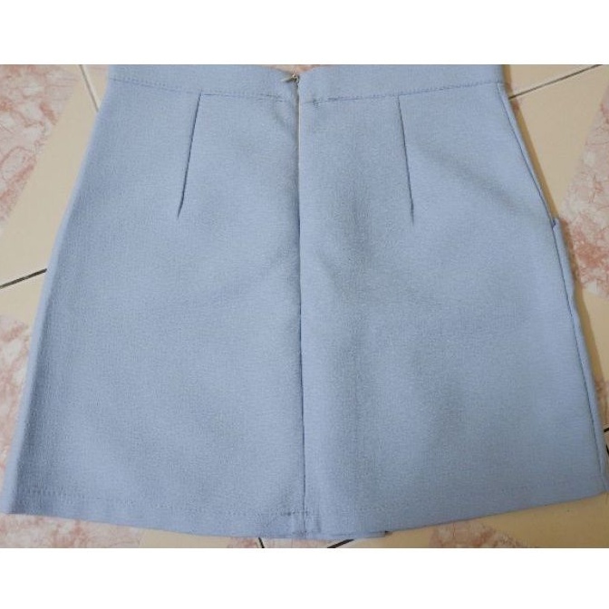 Pass Thanh lí chân váy