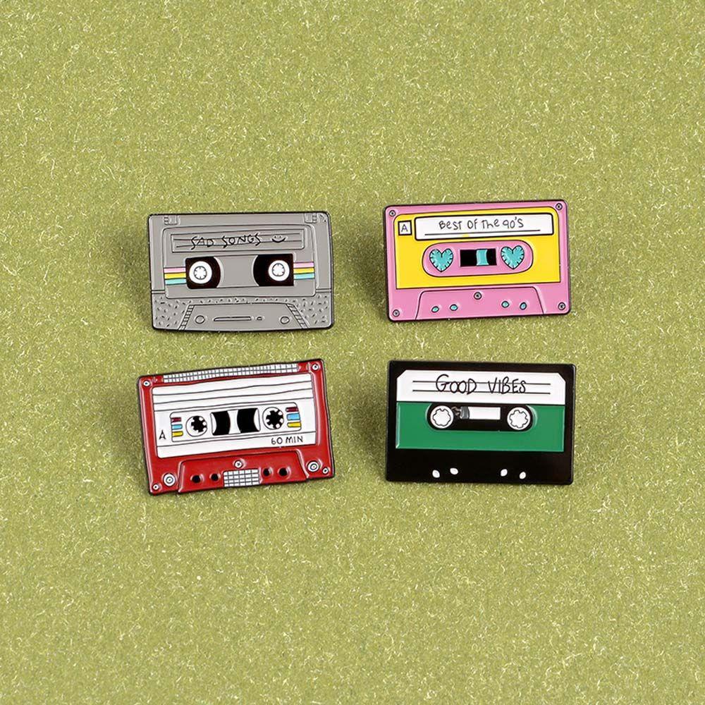 Ghim Cài Áo Hình Băng Cát Xét Cổ Điển 90 's