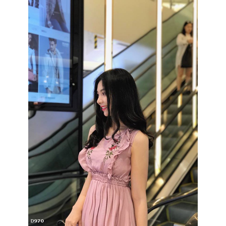 Đầm thêu hoa
