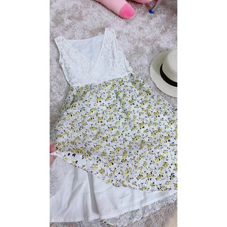 đầm ren phối chân váy xòe. A105