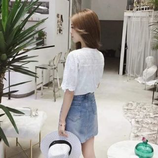 Áo sơmi ren cổ V