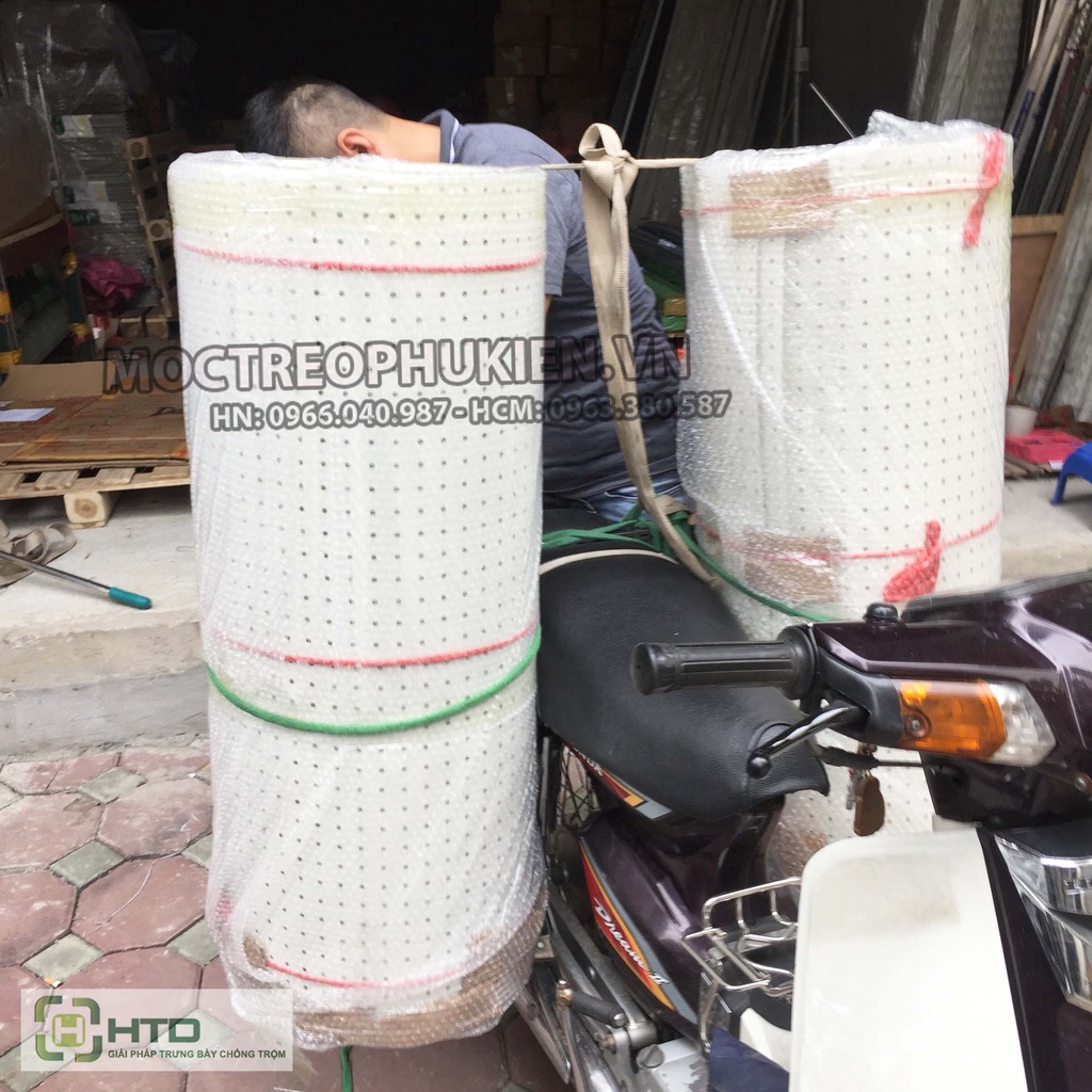 Tấm thép đục lỗ cài móc treo, tấm tôn lỗ tròn làm kệ treo HTD