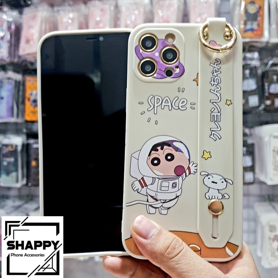Ốp Lưng IPhone Shin Du Hành Kèm Đeo Tay Viền Vuông Các Dòng 7Plus/8Plus/X/XS/XsMax/11/11ProMax/12ProMax [Shappy Shop]