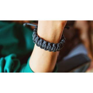Vòng tay paracord full black