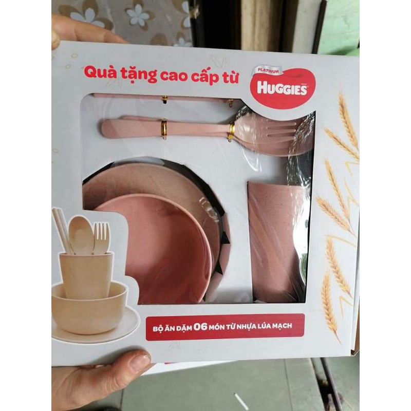 Bộ ăn dặm 6 món Huggies Platinum cho bé