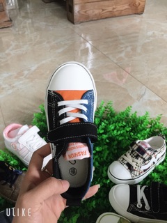 Giày bán kết cho bé trai