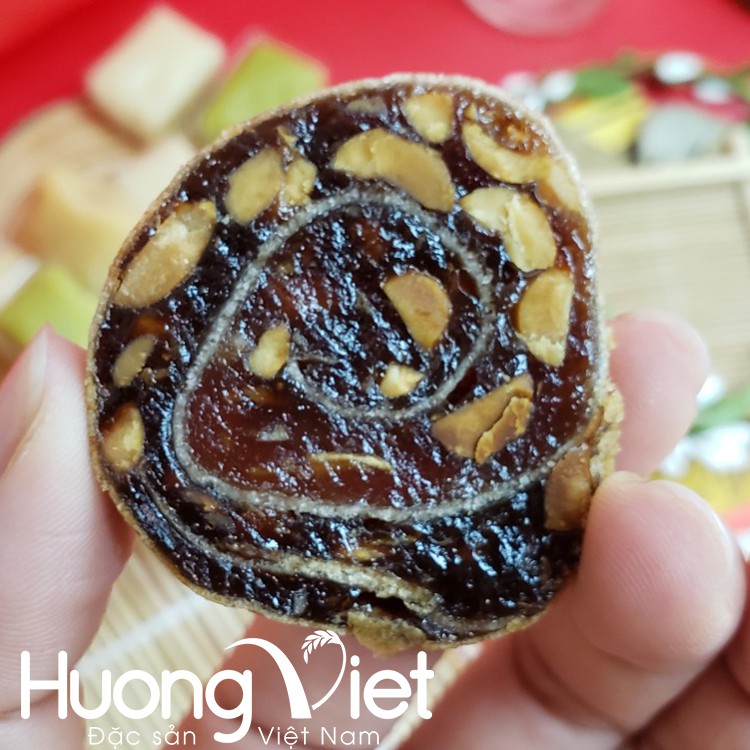 Kẹo chuối cuộn bánh tráng Bến Tre 450g, kẹo chuối cuộn bánh tráng đậu mè thương hiệu Hai tỏ Bến Tre | BigBuy360 - bigbuy360.vn