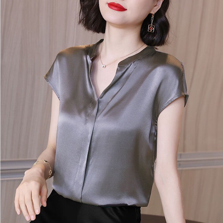Áo Sơ Mi Tay Ngắn Cổ Chữ V Vải Satin Thiết Kế Đơn Giản Thời Trang Công Sở Cho Nữ