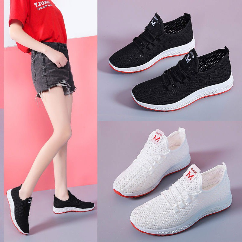 Cửa hàng giày nữ mùa hè