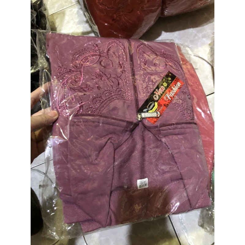 Áo khoác thun trung niên thêu hoa văn | BigBuy360 - bigbuy360.vn