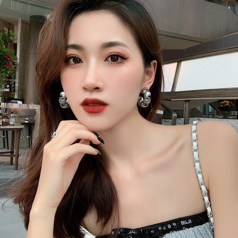 Khuyên Tai Hình Bán Nguyệt Xoắn Ốc Đơn Giản Thời Trang Hàn Quốc