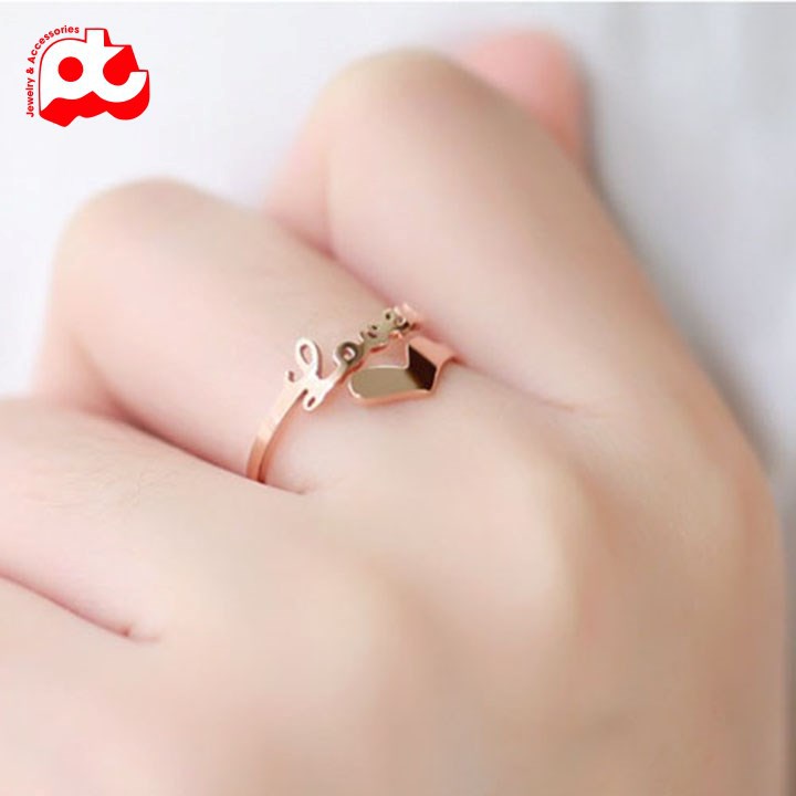 Nhẫn nữ titan chữ love trái tim cao cấp thép không gỉ NTNU1