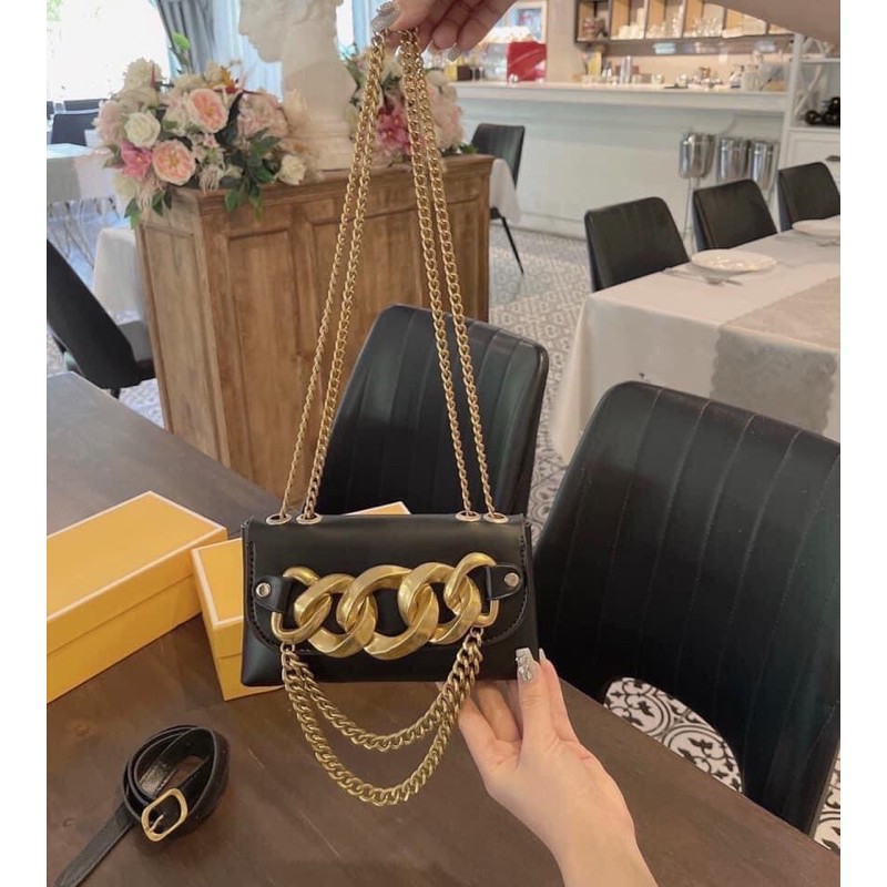 Túi bacsic quai xích shopeelive