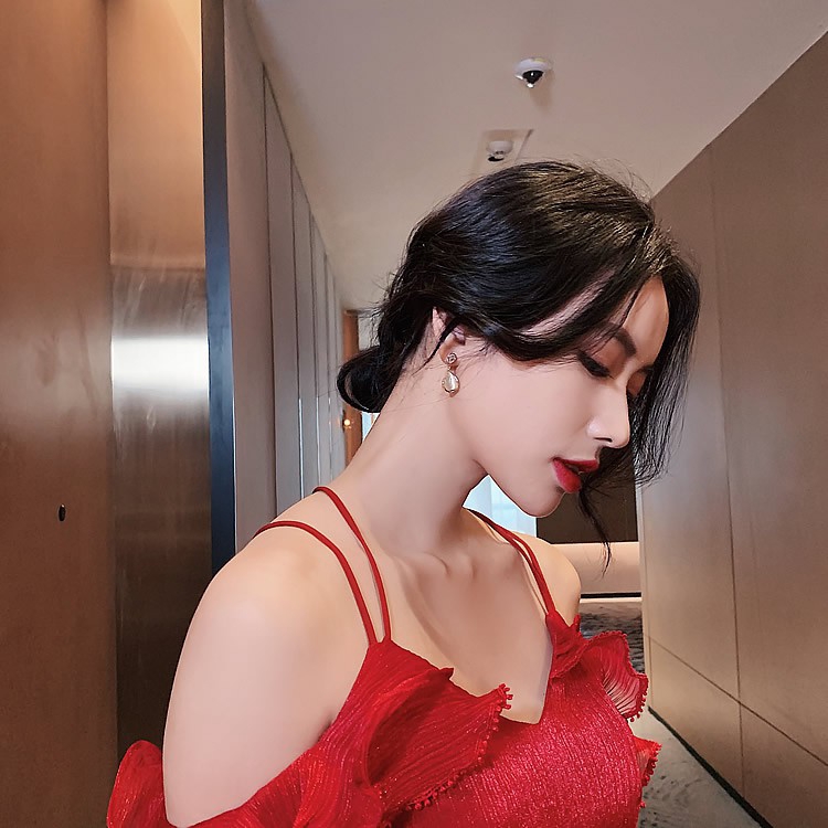 Bông Tai Đính Đá Sang Trọng Cho Nữ / Khuyên tai