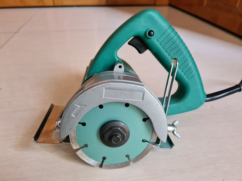Máy cắt gạch và gỗ