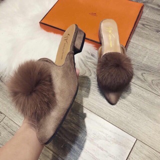 Sục lông tơi