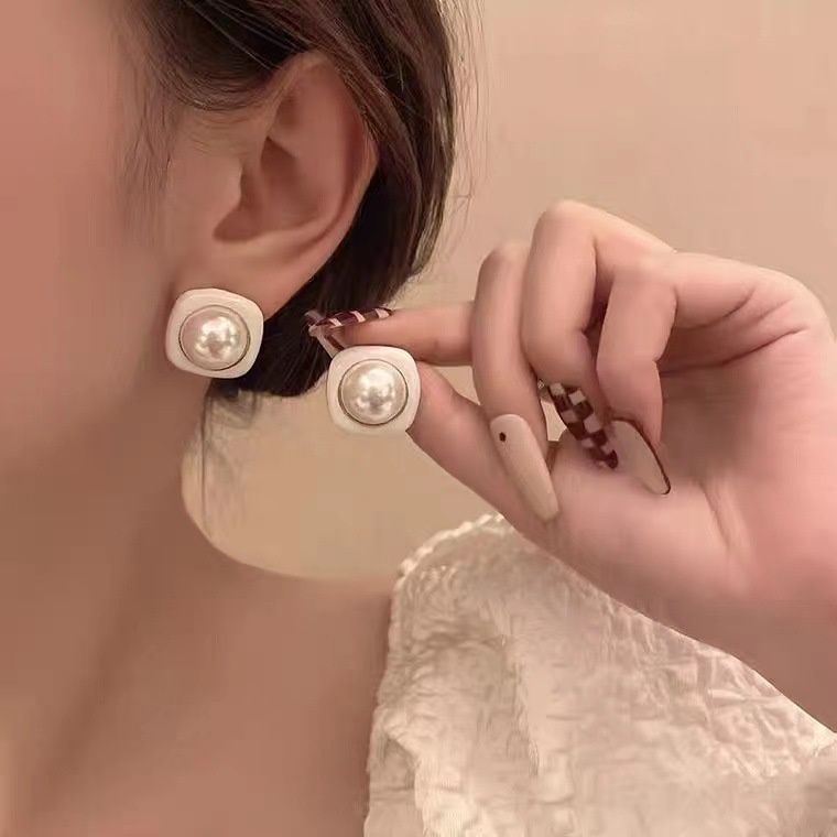 Khuyên Tai Cao Cấp Đính Ngọc Trai Sang Trọng Phong Cách Retro Pháp