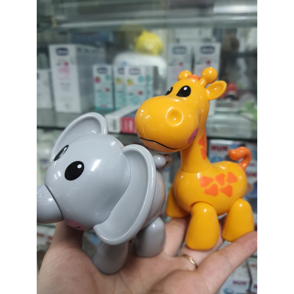 Đồ chơi voi con, hươu con vặn vẹo, thỏ trượt đà lắc tai xinh xắn Toy.s Hou.se
