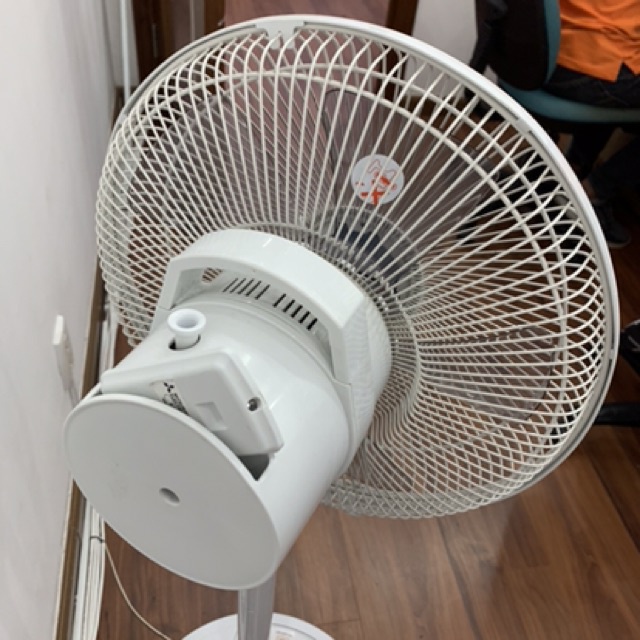 Quạt lửng MITSUBISHI Tatami R30-HRV 39W mã mới R12-HRA WH  R12-HRA BK