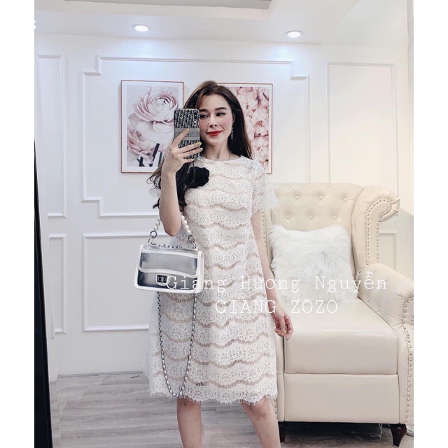 Đầm ren 2 lớp cài tag hoa phối nền siêu đẹp