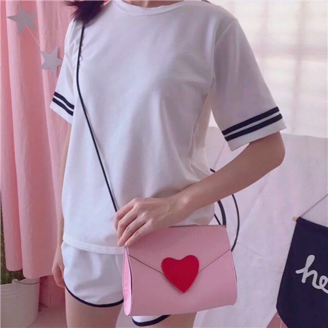 <Giá Công Phá>Túi đeo chéo tim đỏ | BigBuy360 - bigbuy360.vn