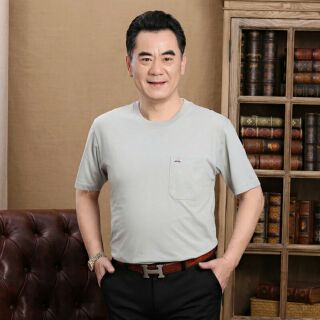 Áo phông cổ tròn trung tuổi
