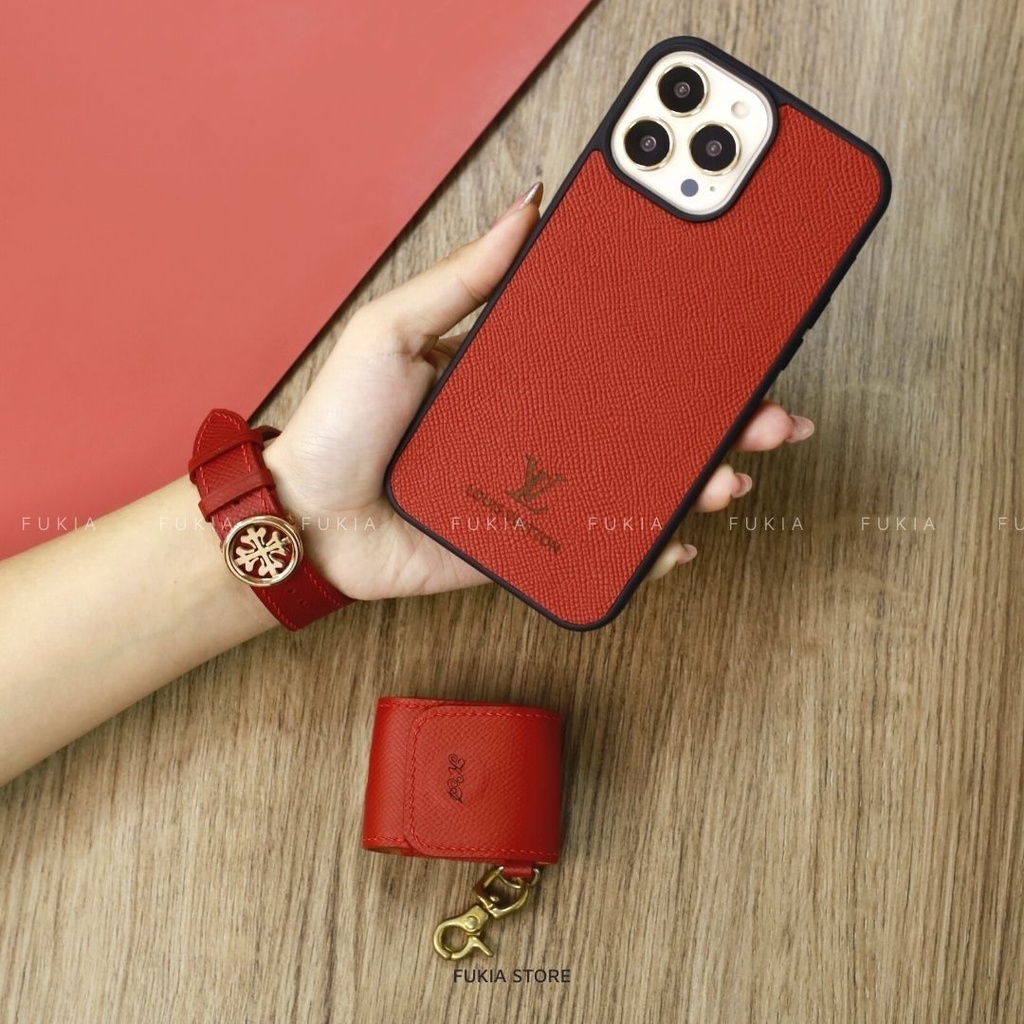 Ốp da thủ công viền đen khắc logo IV Epsom cho IPhone 14/14Plus/14Pro/14Promax/13/13Pro/13Promax/12Pro/12Promax ODTC121