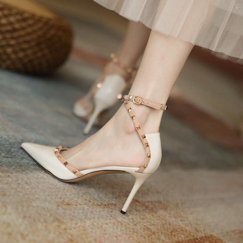 Giày Cao Gót Đính Đinh Tán Quyến Rũ Thời Trang