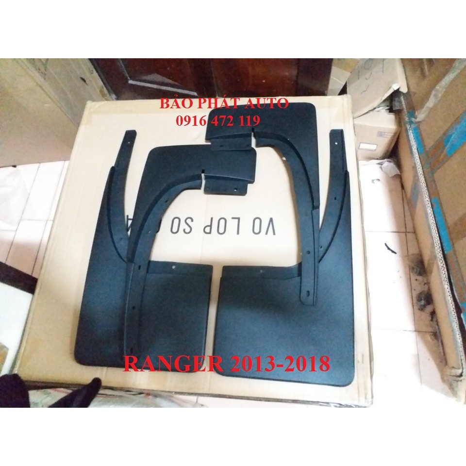 Bọ Chắn bùn nhựa đen xe Ford  Ranger các form 2013-2021