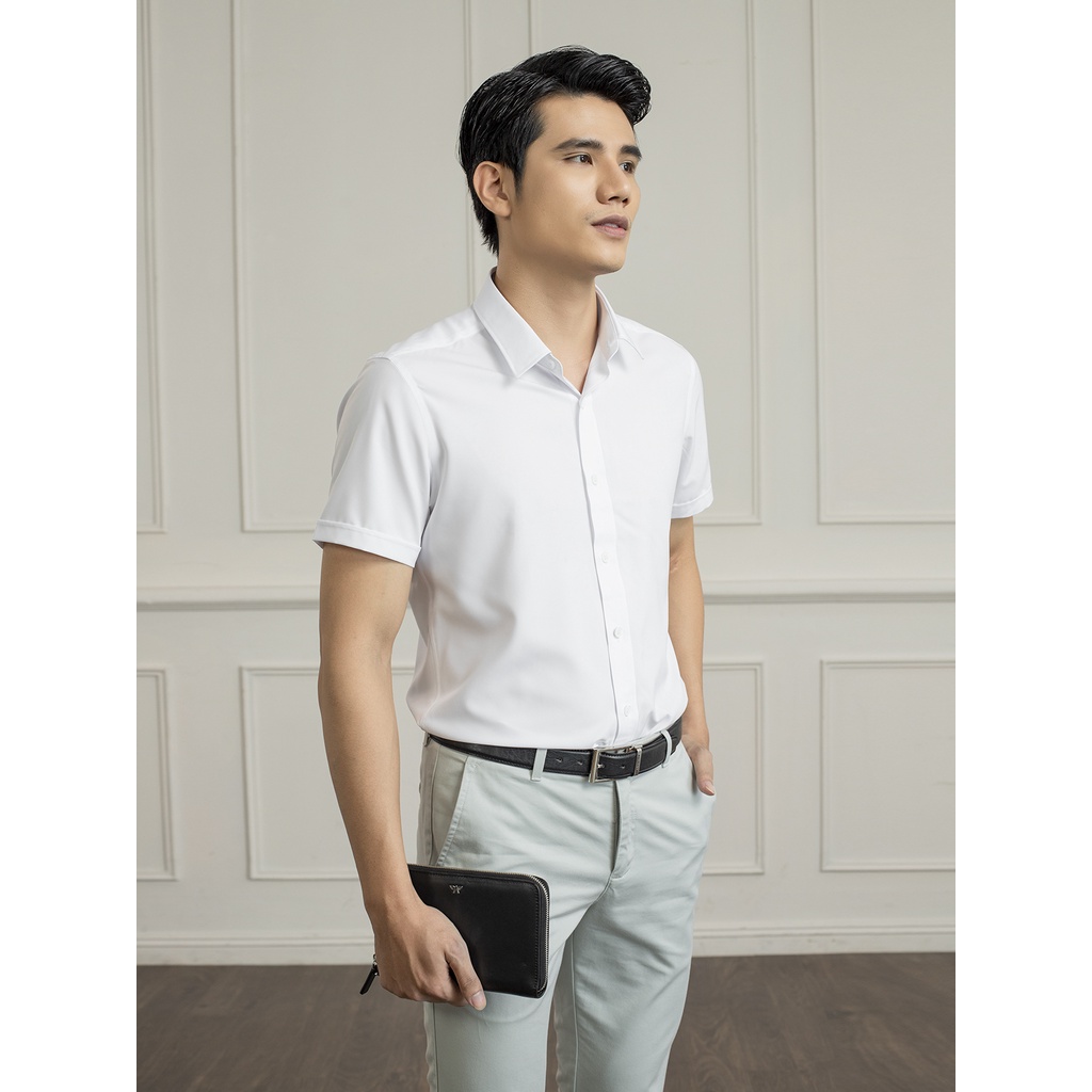 Áo sơ mi nam ngắn tay Aristino màu trắng  trơn siêu nhẹ nhanh khô ,dáng ôm ,tà lượn không túi ASSR17