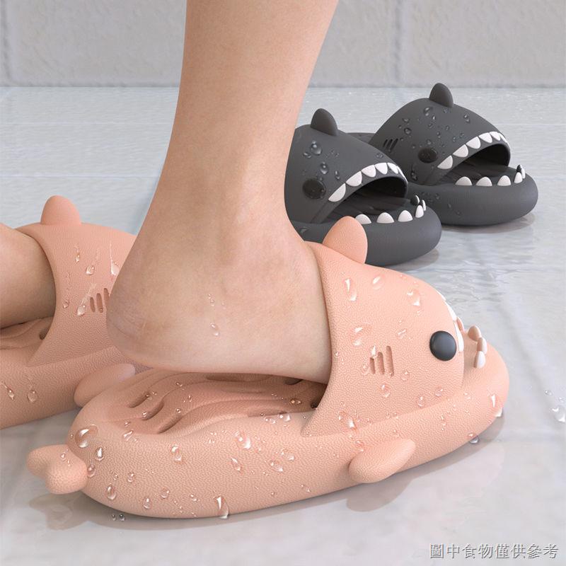 Dép Đi Trong Nhà Tắm Đục Lỗ Rỗng Mát Xa Khô Nhanh Kích Thước Lớn Hình Cá Mập Dễ Thương Mùa Hè Cho Nữ