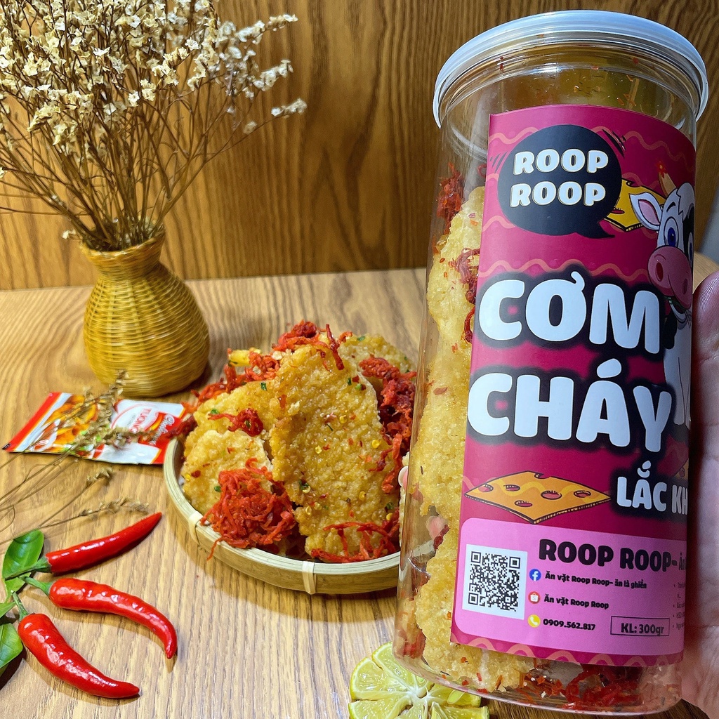 Cơm cháy lắc khô bò 300g RoopRoop đồ ăn vặt Sài Gòn vừa ngon vừa rẻ | BigBuy360 - bigbuy360.vn