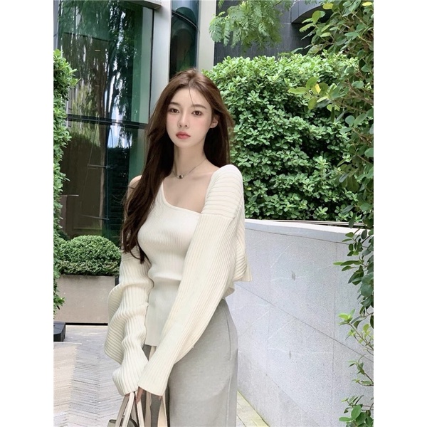 Set áo len lửng tay áo quây ngực cùng quần ống xuông xinh xắn