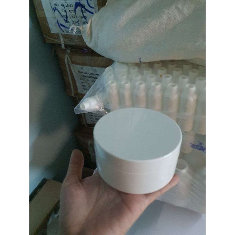 hủ rỗng 200gram màu trắng