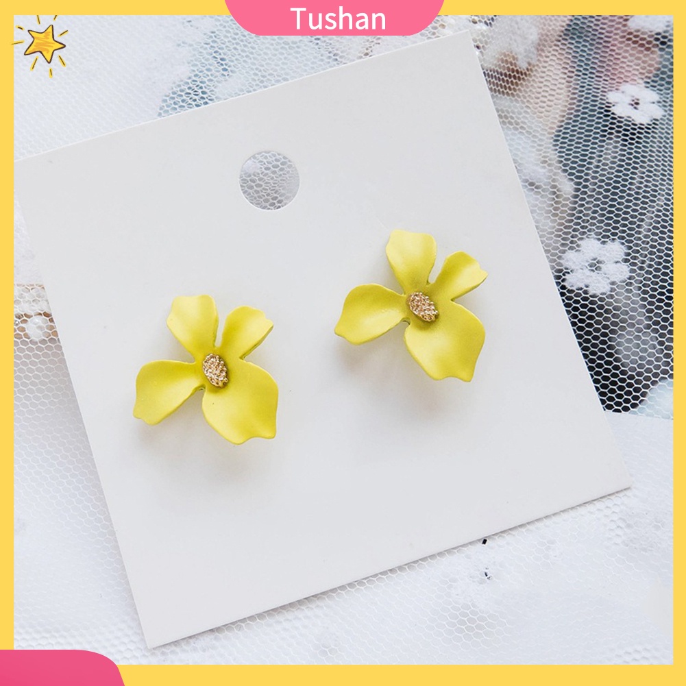 Bông tai nữ đính đá thời trang sang trọng