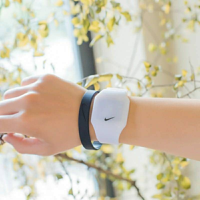 Đồng Hồ Điện Tử Thể Thao Có Đèn Led Cho Nam Nữ nike watch