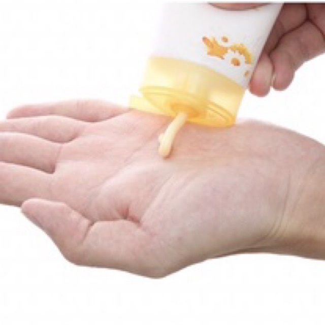 Sữa Rửa Mặt HAZELINE Nghệ Hoa Cúc Ngừa Mụn 100g, 50g