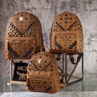 Balo mCm đinh tán size 40