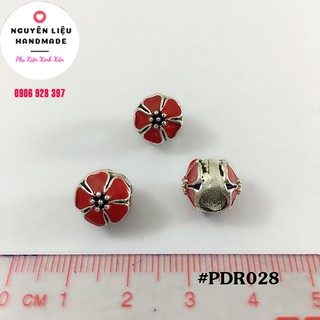 Charm hoa luồn ngang xỏ vòng charm màu đỏ - PDR028