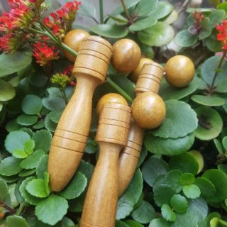 Dụng cụ mát xa mặt mũi BẰNG GỖ THƠM