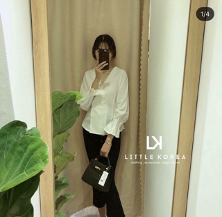 Áo trắng cổ V xuất Hàn