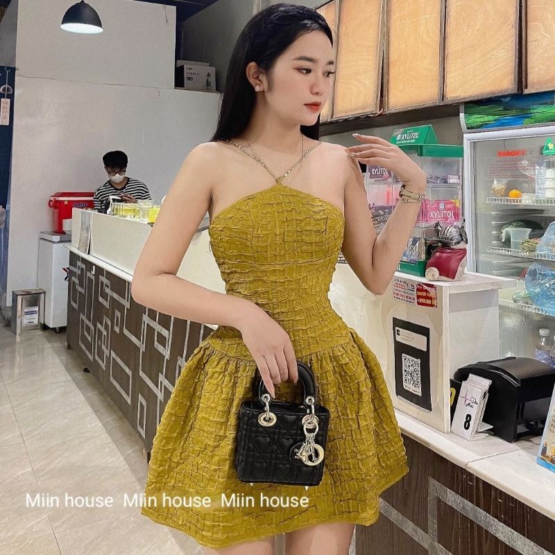 Váy 2 dây + cổ yếm xích ngắn xòe sexy | BigBuy360 - bigbuy360.vn