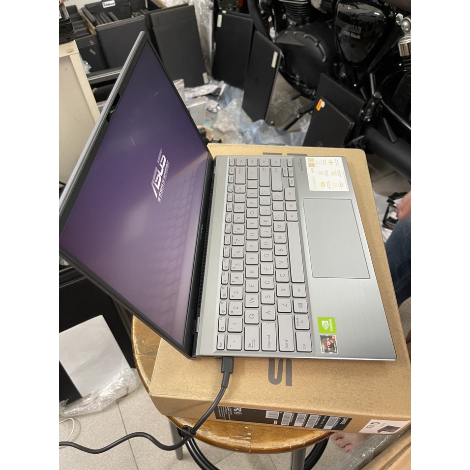 𝐀𝐒𝐔𝐒 - 𝐙𝐞𝐧𝐛𝐨𝐨𝐤 𝟏𝟒" 𝐋𝐚𝐩𝐭𝐨𝐩 - 𝐀𝐌𝐃 𝐑𝐲𝐳𝐞𝐧 𝟓 - 𝟖𝐆𝐁 - 𝐍𝐕𝐈𝐃𝐈𝐀 𝐆𝐞𝐅𝐨𝐫𝐜𝐞 𝐌𝐗𝟒𝟓𝟎  USA Fullbox- có SL 𝐆𝐢𝐚́ 𝟏𝟑,𝟕𝐭𝐫