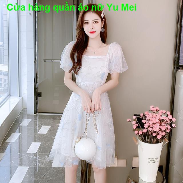 Mối tình đầuMùa hè phong cách dịu dàng mối tình đầu lưới cổ vuông bồng tay áo dài hoa chuông quá gối váy liền