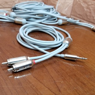 Dây 3.5 Ra 2 đâu AV Belkin bãi dài 2m chuẩn audio
