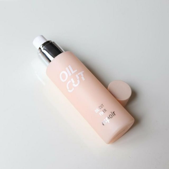 Xịt giữ lớp trang điểm lâu trôi bền màu Espoir Oil Cut Fixer 100ml