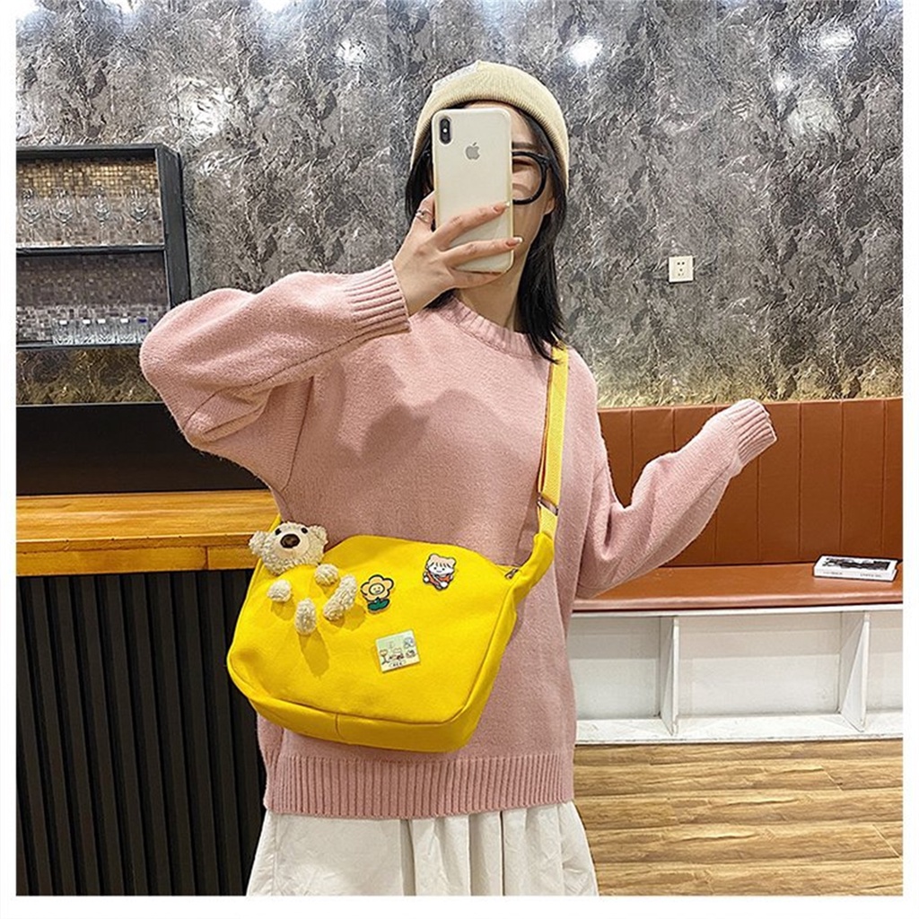 Túi vải dễ thương của phụ nữ 2022 mới phim hoạt hình búp bê gấu nhỏ túi vai vermont055
