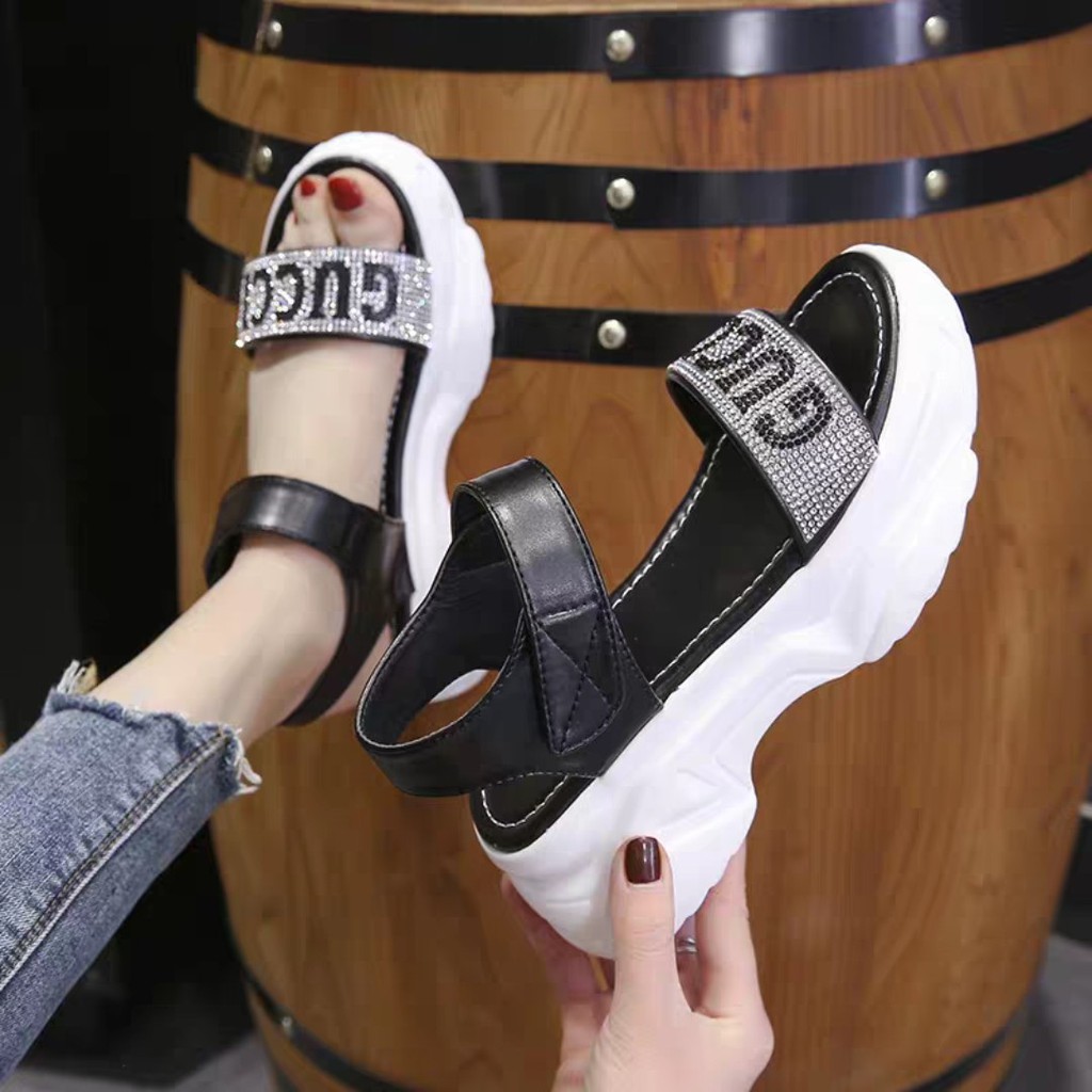 Sandal đế thô quai ngang đính đá phối chữ mẫu mới về 2 tông siêu dễ phối đồ - TT173