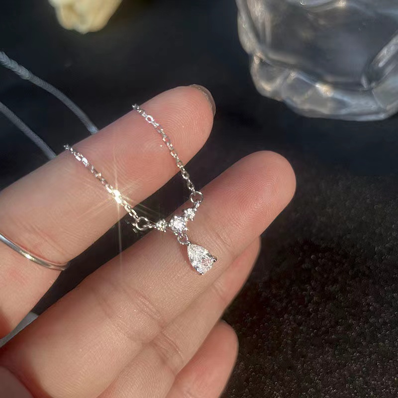 Dây Chuyền Mặt Hình Giọt Nước Đính Đá Zircon Thời Trang