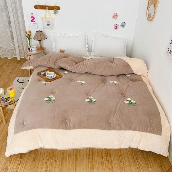 Chăn lông thỏ Lidaco thêu hoa cúc mềm mịn 4,5kg kích thước 2m3x2m